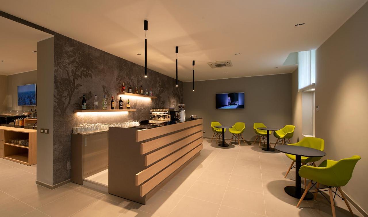 Hotel H21 Milaan Buitenkant foto