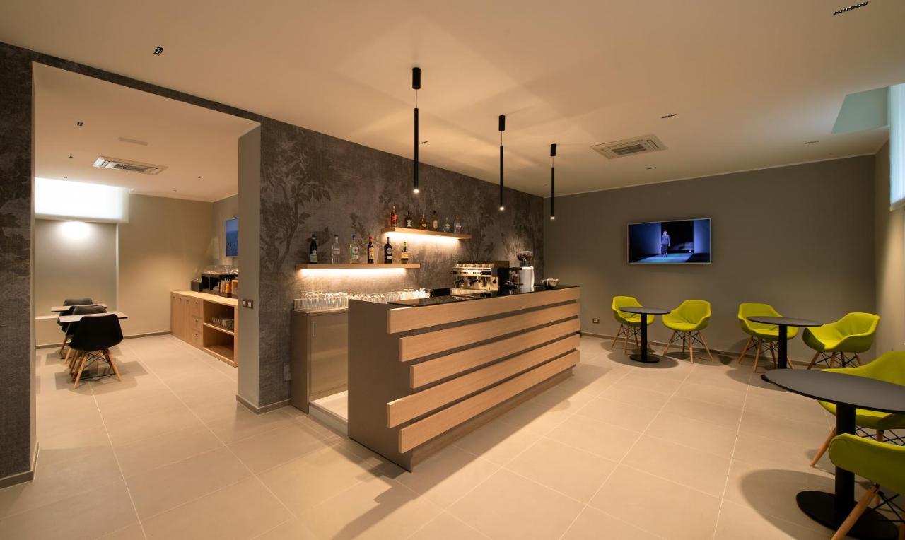 Hotel H21 Milaan Buitenkant foto